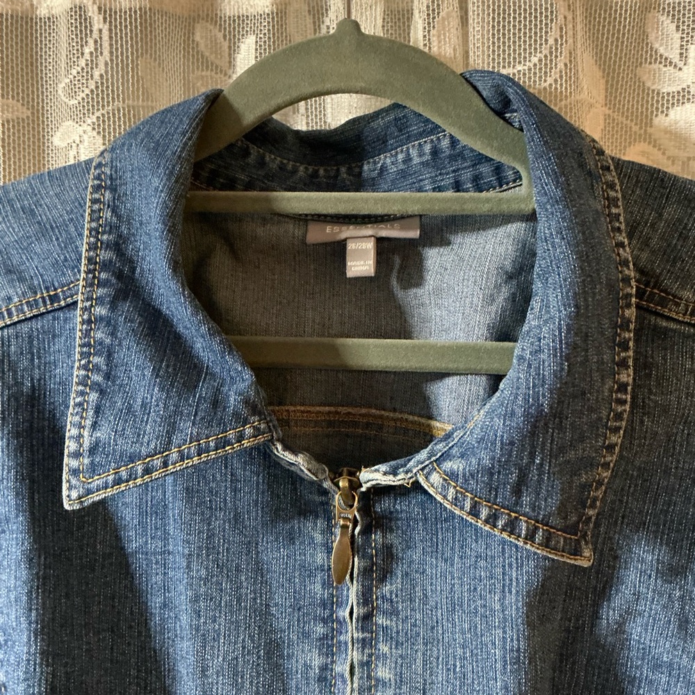 Essentials Blue Denim Jacket size 26 / 28 w - Picture 4 of 6